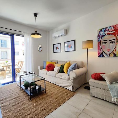 Frida'S Cozy Two Bedroom Apt Ларнака Экстерьер фото